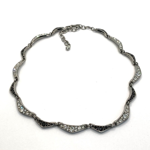 Necklace Rhinestones Scalloped Design 15”+3” - Picture 1 of 14